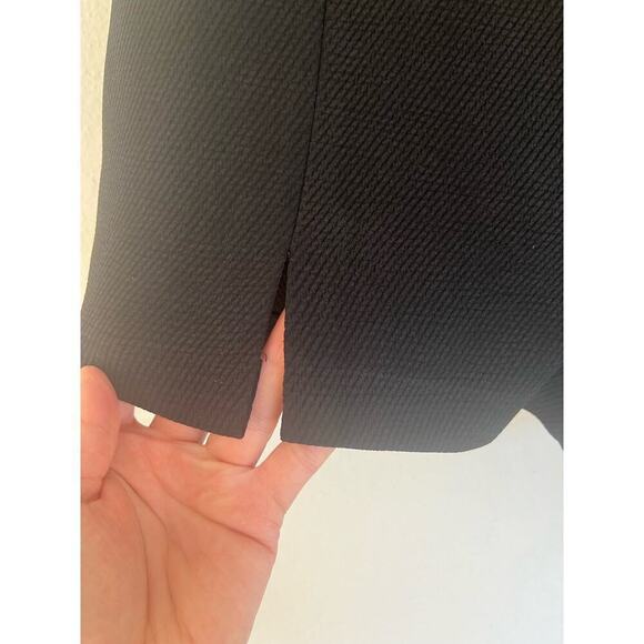 After Market Woman Black Front Cutout Short, Size Medium - Picture 6 of 8